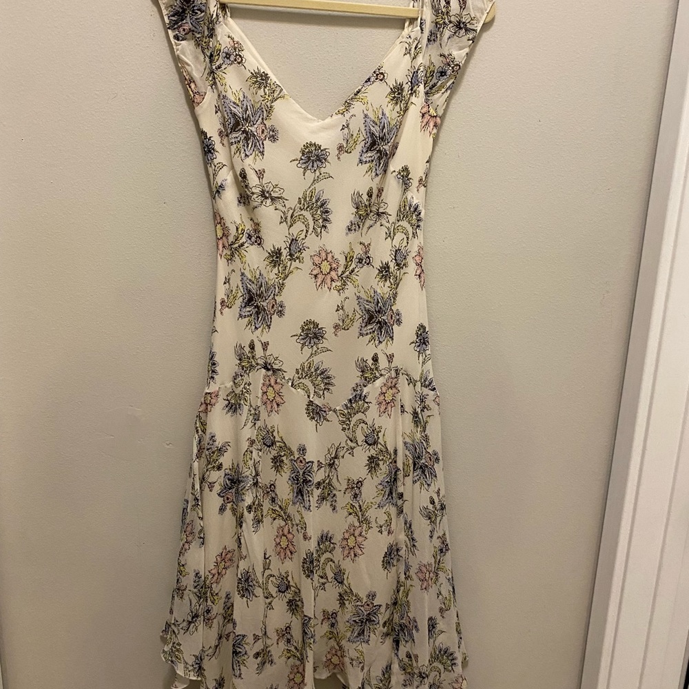 Stunning MaxandCleo Flowing beige dress size small. Flowing very stylish - Picture 5 of 13